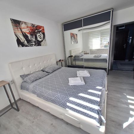 Lux Apartment 7, Parking Ni Exterior foto