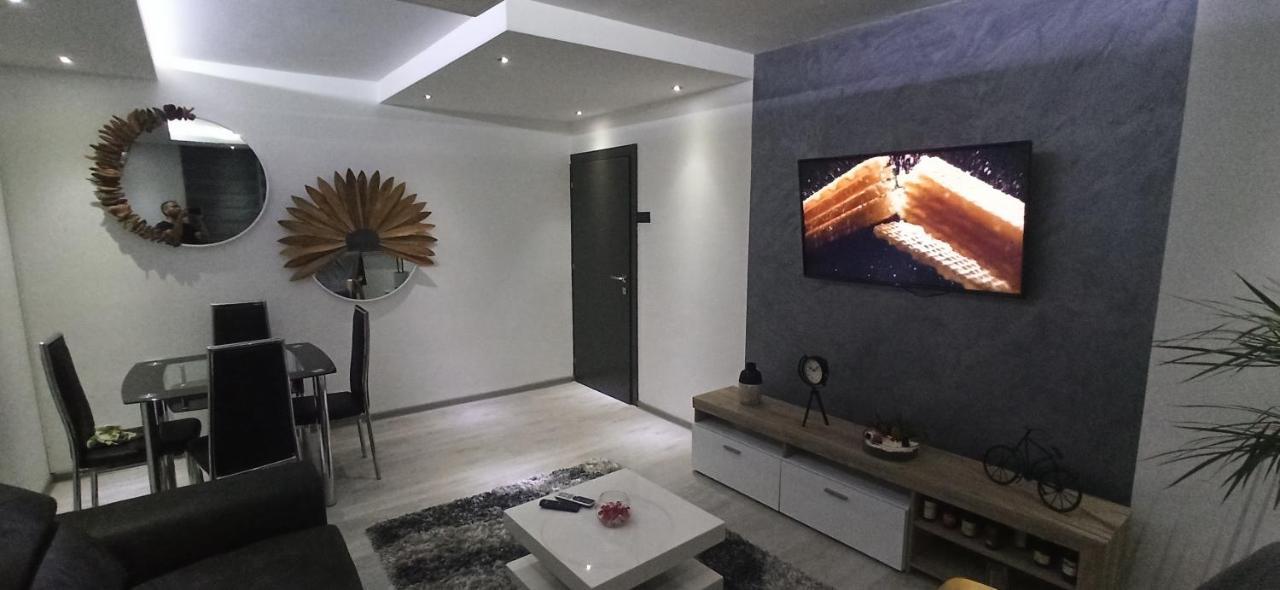 Lux Apartment 7, Parking Ni Exterior foto
