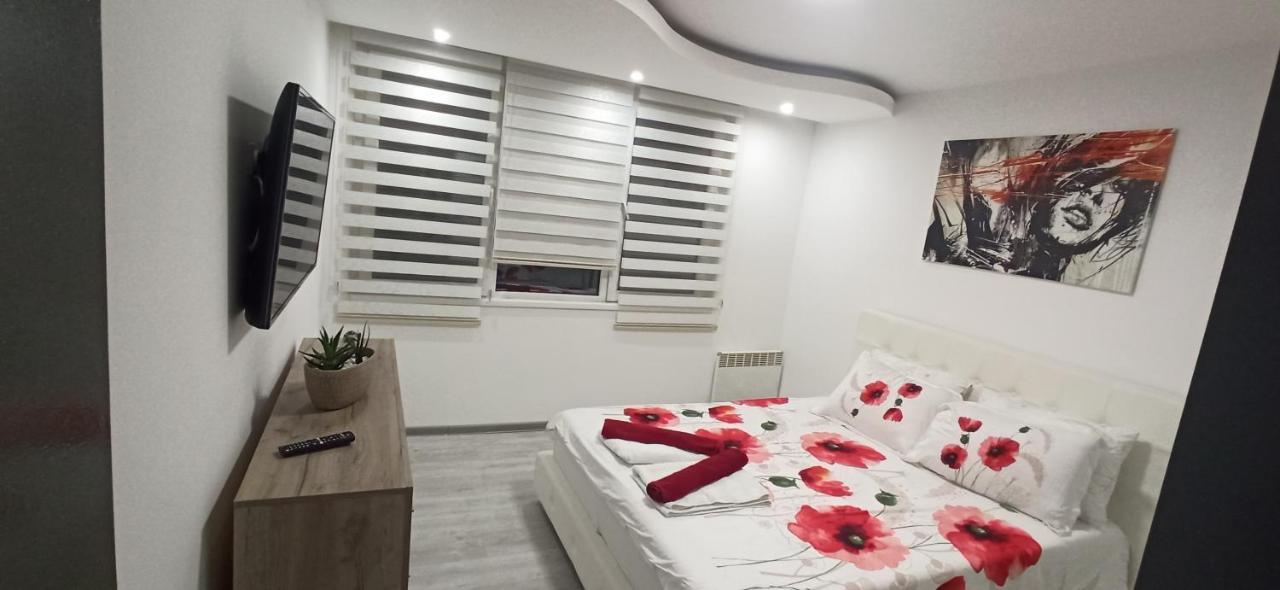 Lux Apartment 7, Parking Ni Exterior foto