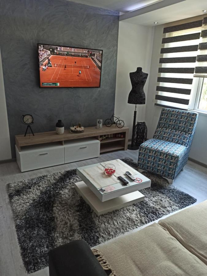 Lux Apartment 7, Parking Ni Exterior foto